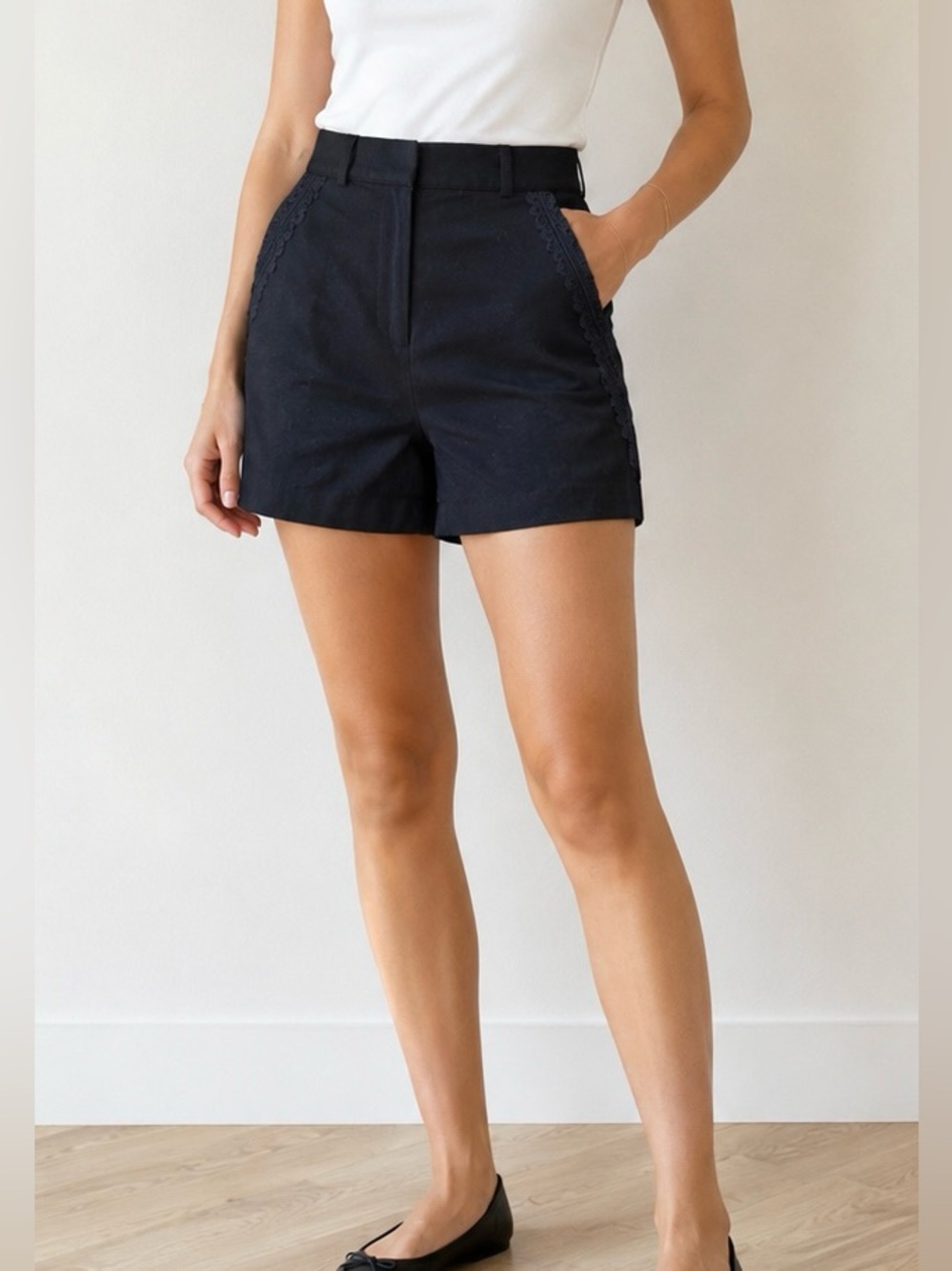 House of Harlow 1960 Black Linen blend shorts Women’s M Lace appliqué details
